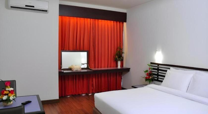 The Color Hotel Hat Yai Exterior photo